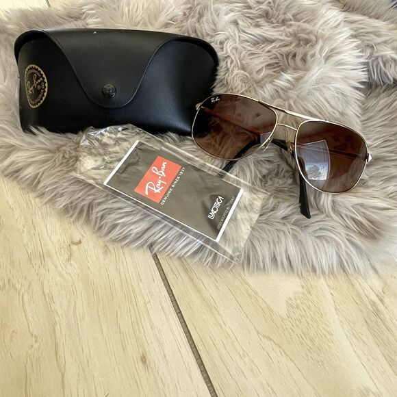 Title: Ray-Ban Polarized Sunglasses | Brand New in Box | Stylish UV Protection main image 4